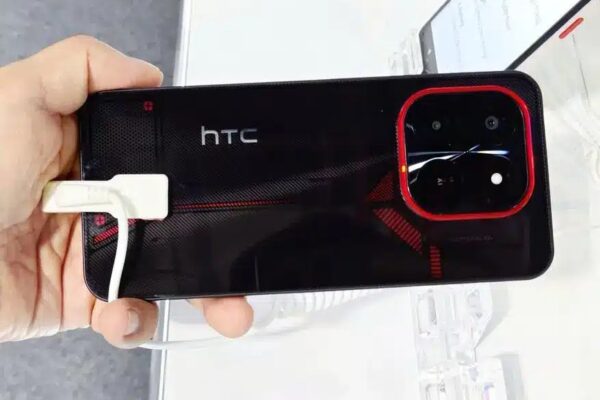HTC продемонстрировала игровой смартфон Wildfire на выставке Dubai Expo
