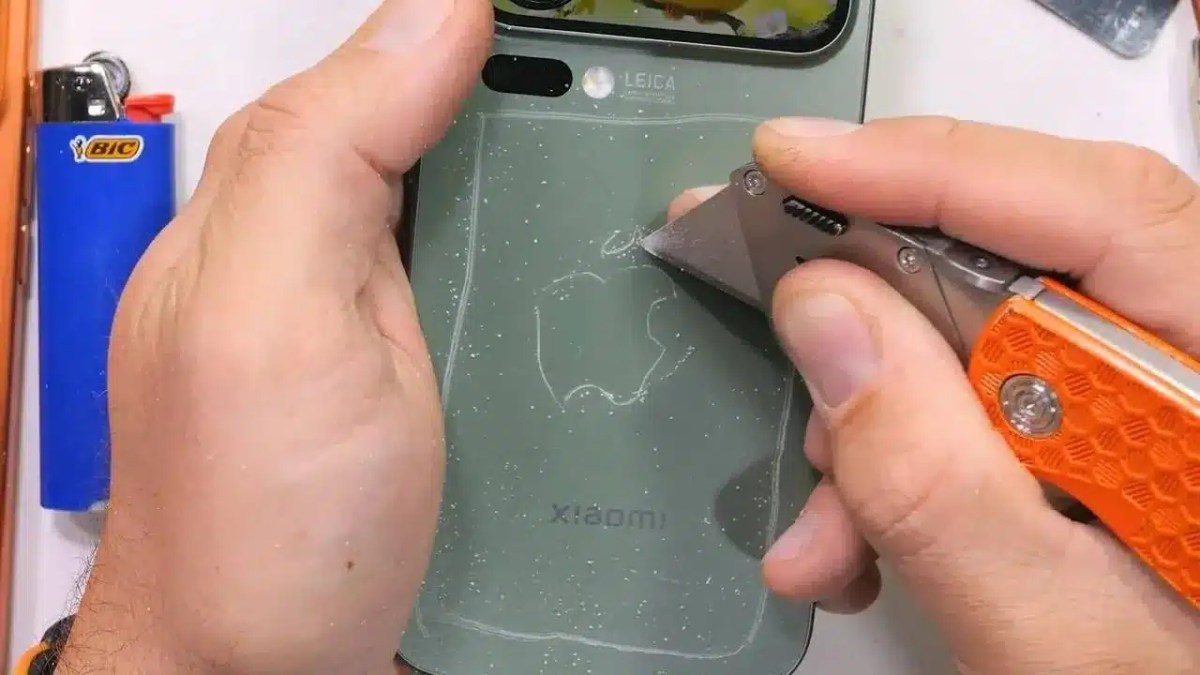 Xiaomi 17 Pro выдержал испытания на царапины и изгибы JerryRigEverything (видео)