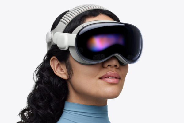 Премьера Apple Vision Pro с чипом Apple M5. Повышенная производительность, улучшенная панель, увеличенное время работы и VisionOS 26.