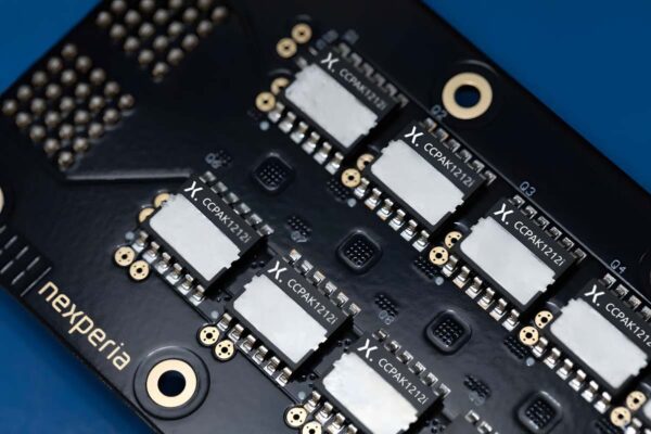 Нидерланды применили закон времен холодной войны, чтобы взять под контроль китайского производителя чипов Nexperia