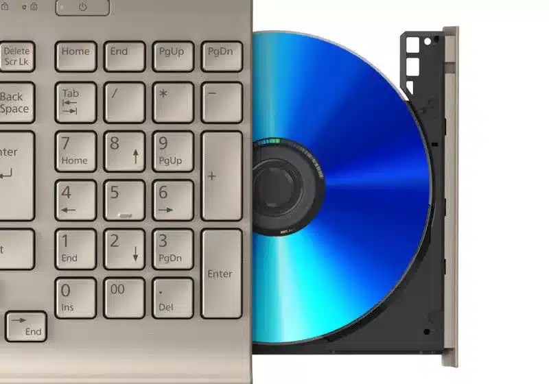 Fujitsu по-прежнему устанавливает приводы Blu-ray в свои ноутбуки, и потребители в Японии по-прежнему хотят их.