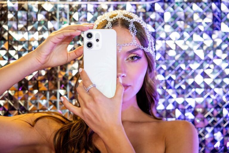 Серия Oppo Reno14 блистала в Софии: искусственный интеллект, фотография со светом и сияющий дизайн