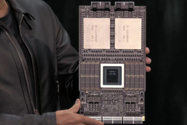 NVIDIA Vera Rubin Superchip — презентация прототипа размером с материнскую плату, который поступит в производство в следующем году