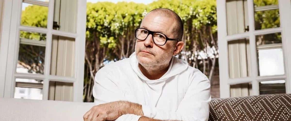 Openai и Джонни Айв столкнулись с серьезными проблемами в создании гаджета ИИ без экрана