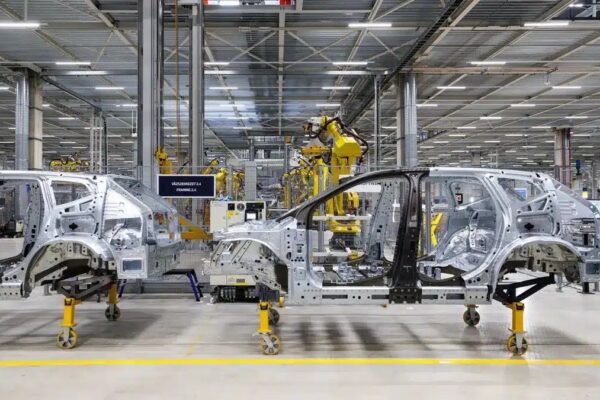 BMW, Volkswagen, Honda и Ford прогнозируют нехватку чипов из-за национализации Nexperia