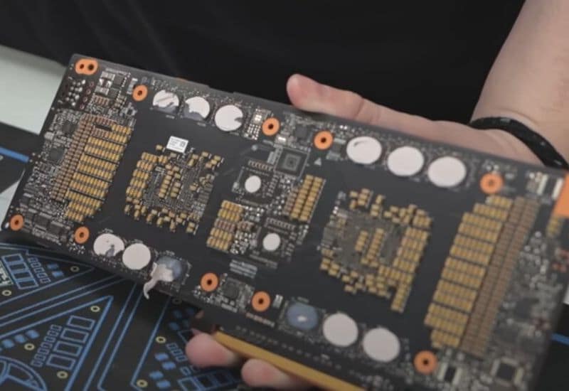 Huawei представила AI-ускоритель Atlas 300I Duo на базе пары чипов Ascend 310