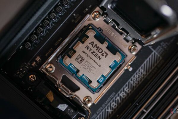 Ваш процессор никогда не достигает заявленной максимальной тактовой частоты