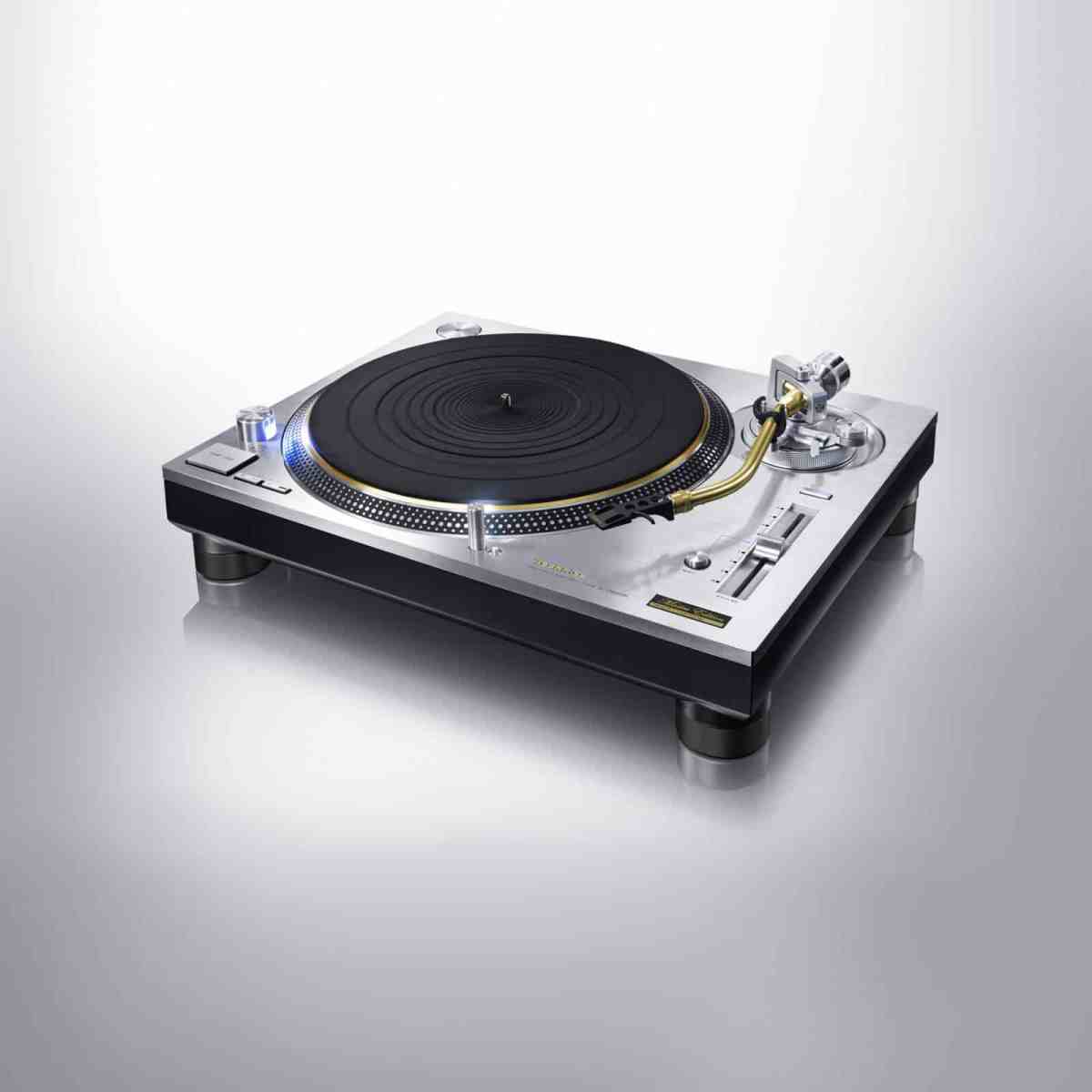 Technics представляет ограниченную версию Master Edition легендарного SL-1200 — проигрывателя, превратившего винил в культ.