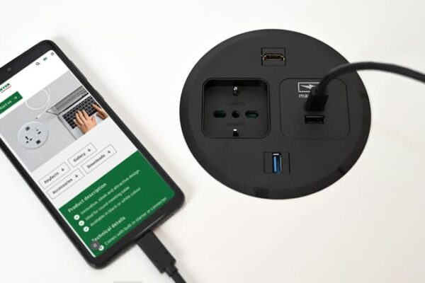 ЕС обязал производителей поставлять зарядные устройства со съемными кабелями USB-C.