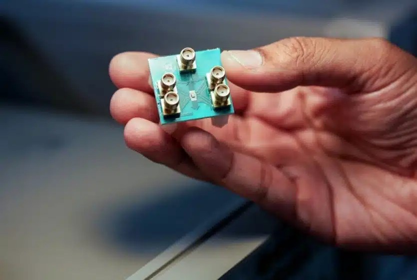 Ученые создали первый в мире микроволновый микрочип, который намного быстрее и эффективнее традиционных аналогов