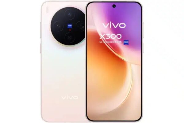 Вышли глобальные версии смартфонов Vivo X300 и X300 Pro с урезанными батареями и ценой от 1049 евро.