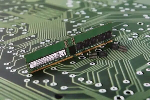 SK hynix превосходит DRAM три квартала подряд, но Samsung снова дышит ей в затылок
