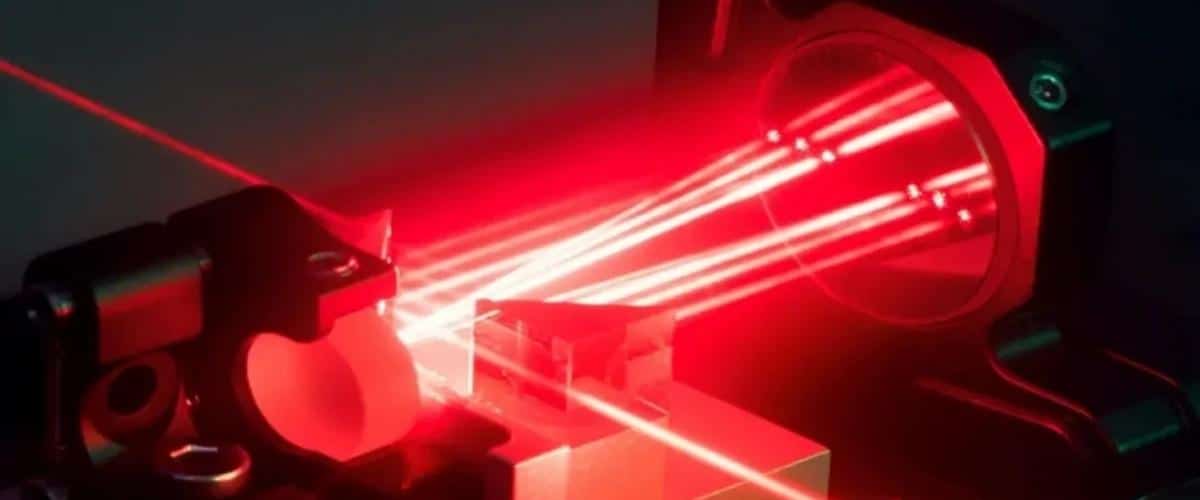 Что-то новое: сверхбыстрый лазер с эффективностью 80% умещается у вас на ладони