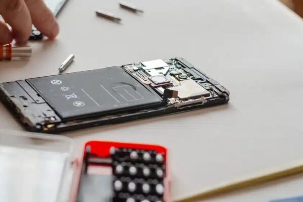 Эксперт рассказал, каково пользоваться телефоном с аккумулятором емкостью 7500 мАч