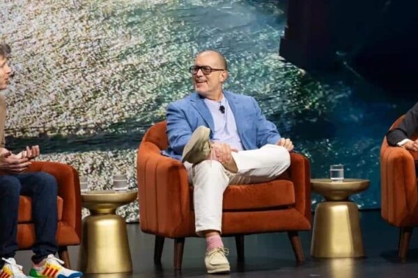 Сэм Альтман: ИИ-устройство OpenAI появится на рынке в ближайшие два года