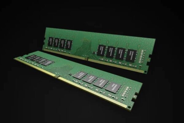 Ритейлеры в Японии начали вводить ограничения на продажу твердотельных накопителей, жестких дисков и оперативной памяти из-за их дефицита и роста цен.