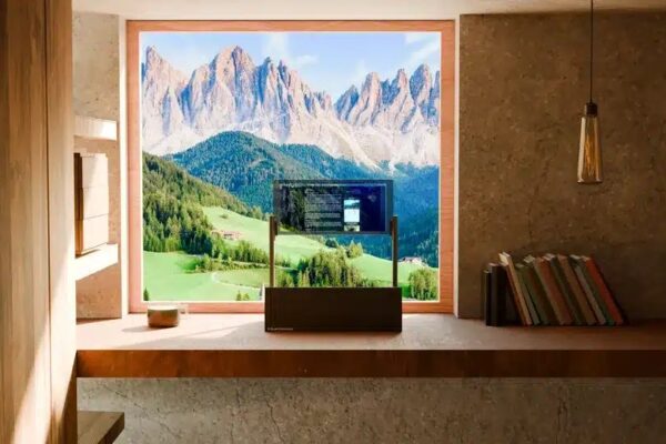 Компания Visual Instruments представила Phantom, первый в мире прозрачный компьютерный монитор.