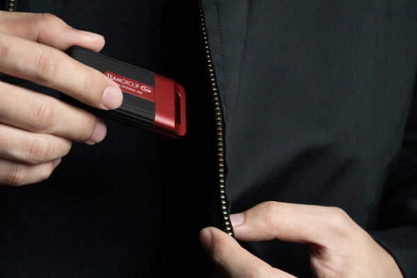 Внешний твердотельный накопитель Team Group PD40 Mini — портативный твердотельный накопитель с USB4, который обеспечит отличную производительность в компактной форме