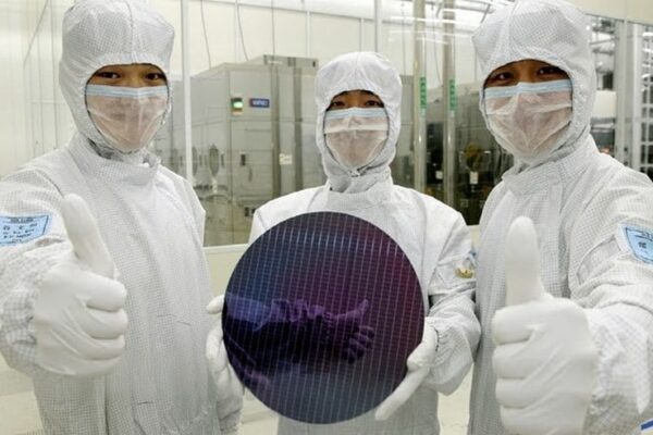 Samsung разработала флэш-память будущего — сверхплотную и с минимальным энергопотреблением