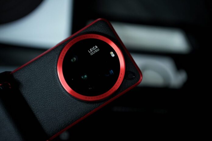 Xiaomi готовит конкурента iPhone 17 Pro Max, который получит новую оптику Leica и аккумулятор емкостью 7000 мАч