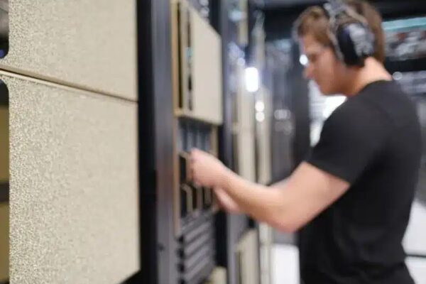 Рынок ИИ-серверов вырастет в шесть раз и достигнет 850 миллиардов долларов к 2030 году, при этом смежные сегменты будут расти одновременно.