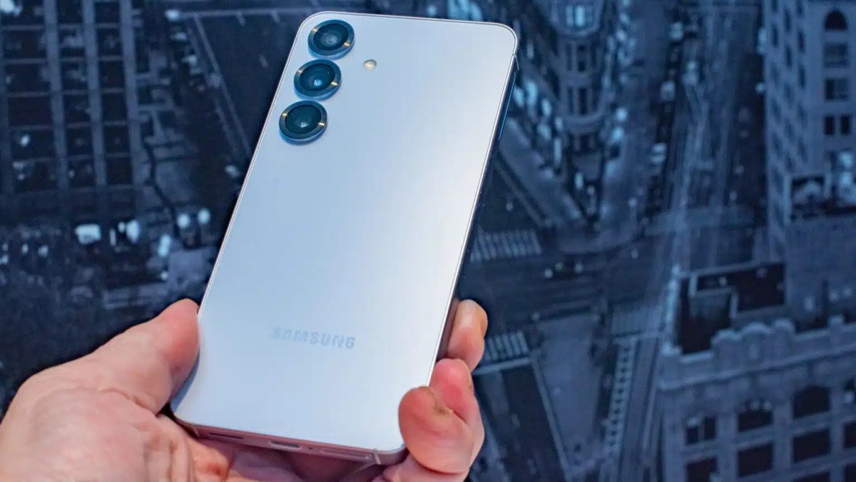 Samsung Galaxy S26, вероятно, получит MagSafe: появился список из восьми ожидаемых аксессуаров