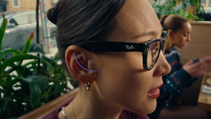Meta научила умные очки Ray-Ban и Oakley усиливать голос человека, с которым вы разговариваете, и добавила интеграцию со Spotify.