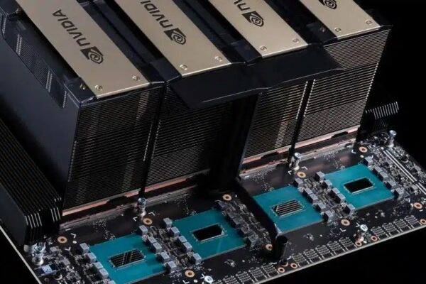 Хуан лично продвигает идею возобновления поставок чипов H200 в Китай