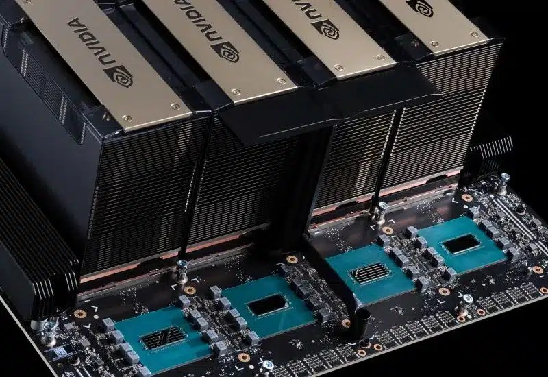 Хуан лично продвигает идею возобновления поставок чипов H200 в Китай