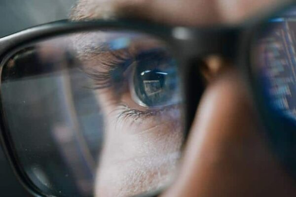 Google пообещала выпустить очки с искусственным интеллектом в 2026 году