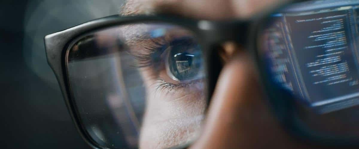 Google пообещала выпустить очки с искусственным интеллектом в 2026 году