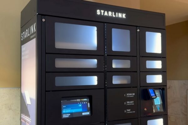 SpaceX начала продавать спутниковые интернет-тарелки Starlink за 89 долларов через торговые автоматы.