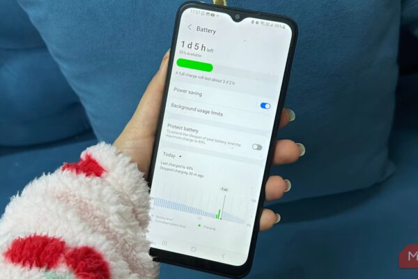 Я отозвал эти три разрешения для приложений, и время автономной работы моего телефона увеличилось вдвое.