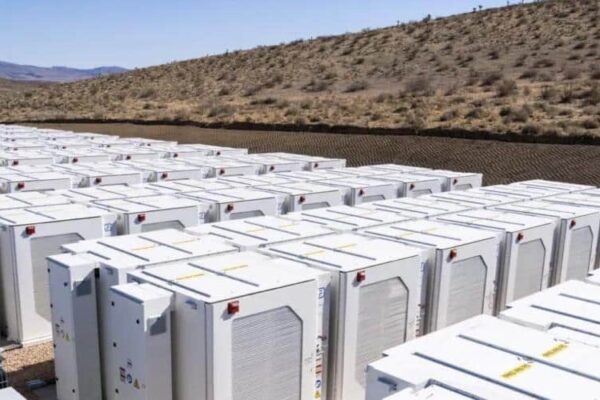 Обвал цен на аккумуляторы привел к падению цен на накопители энергии до 76 долларов за МВтч.