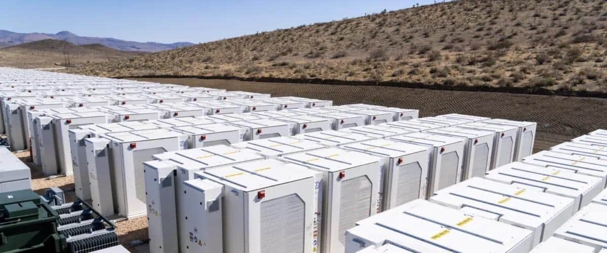 Обвал цен на аккумуляторы привел к падению цен на накопители энергии до 76 долларов за МВтч.