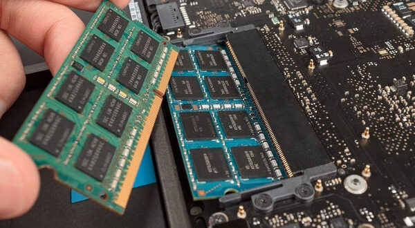 Ноутбуки и смартфоны могут дебютировать в 2026 году со значительно меньшим объемом оперативной памяти. Это результат нынешнего кризиса.
