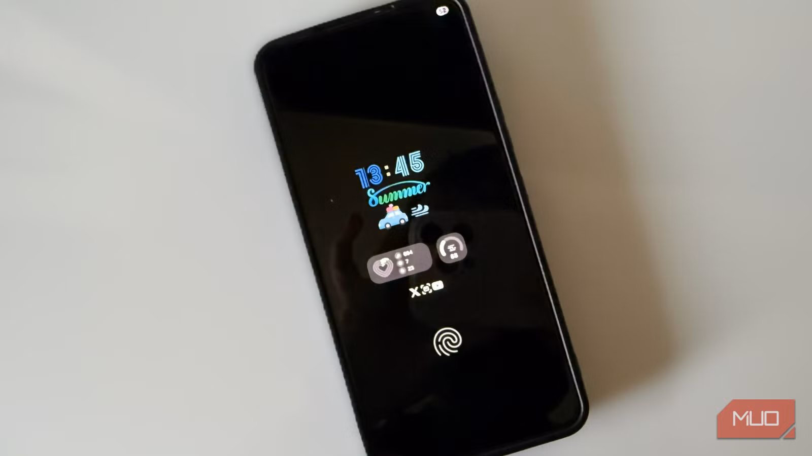 Функция Always On Display от Samsung выглядит скучной, пока вы не установите это приложение.