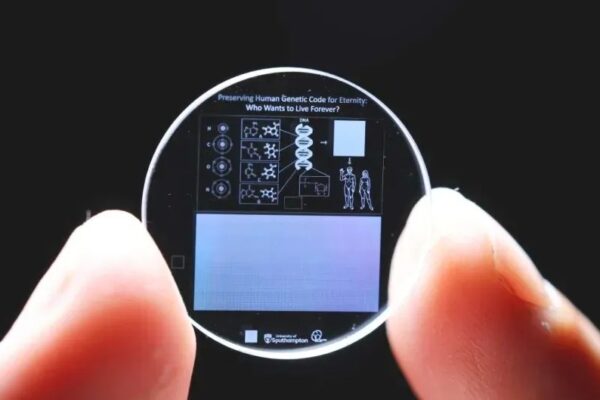 Вечная память вышла за пределы лабораторий — 5D-кристаллы емкостью 360 Тбайт будут испытывать в дата-центрах