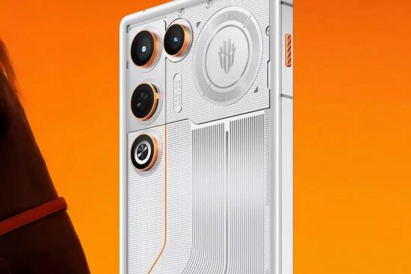 Red Devil готовит игровой смартфон Red Devil 11 Air с редкой кнопкой 520 Гц