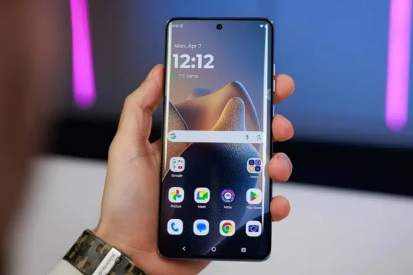 Motorola Edge 70 Fusion получит батарею емкостью 7000 мАч и экран с частотой 144 Гц: утечка характеристик