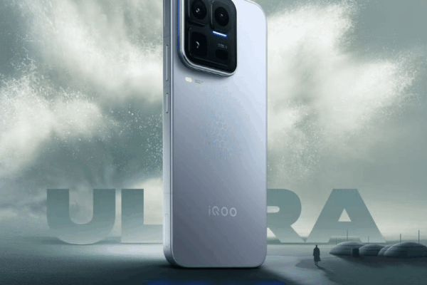 iQOO показала, как будет выглядеть будущий флагман iQOO 15 Ultra, и представила его характеристики