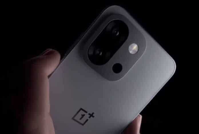 OnePlus 15T получит рекордную батарею емкостью 7500 мАч и дисплей с частотой 165 Гц.