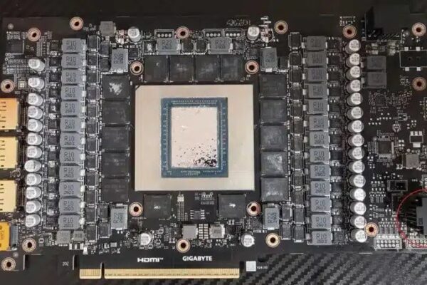 Энтузиаст создал 1500-ваттную GeForce RTX 5090, добавив второй разъем 12V-2×6.