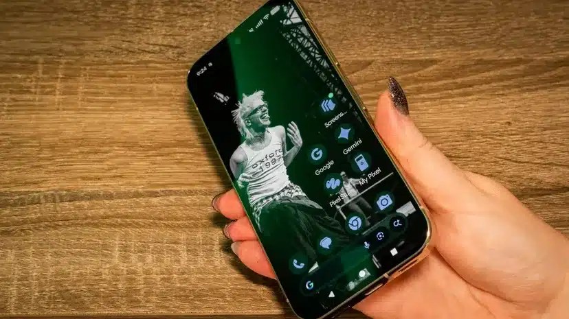 Google наконец исправляет ошибки экрана Pixel 10 после нескольких месяцев мерцания, ошибок касания и проблем с нагревом