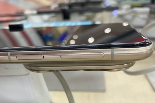 Для чего нужны тонкие полоски по краям смартфонов?