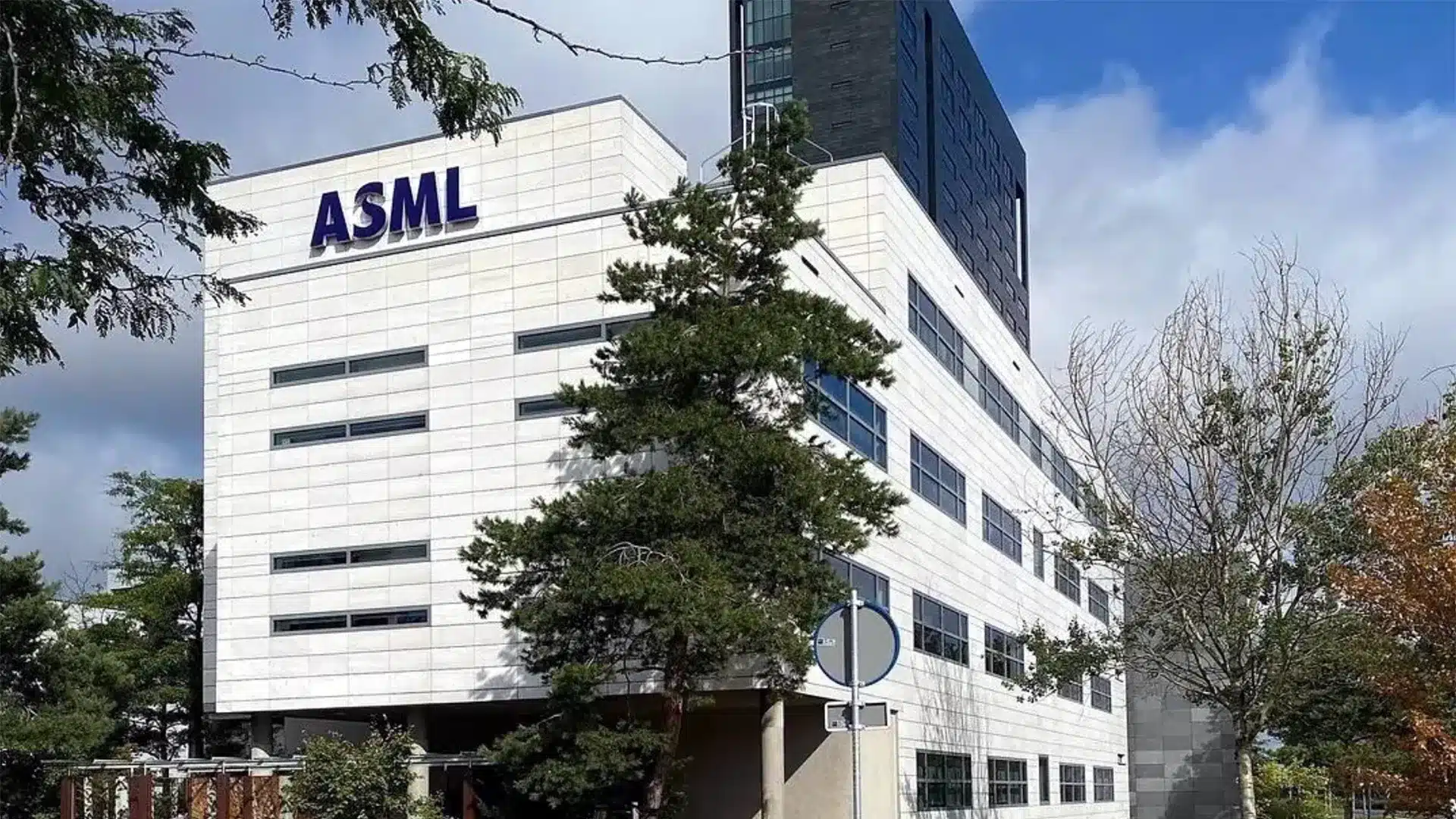 ASML прогнозирует доход в $71 млрд к 2030 году из-за бума искусственного интеллекта