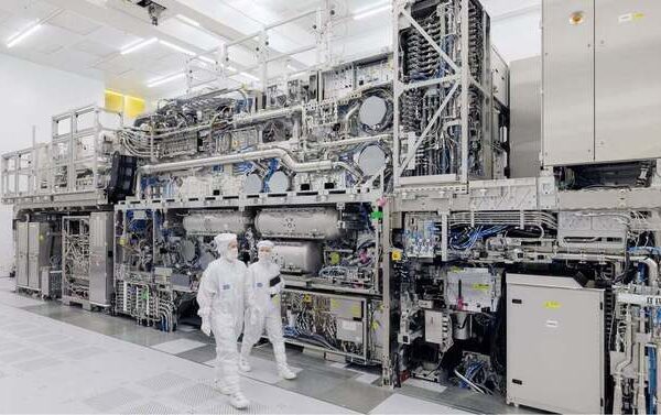 Оценка ASML превышает 500 миллиардов долларов США после результатов TSMC и укрепляет свои позиции самой дорогой технологической компании в Европе.