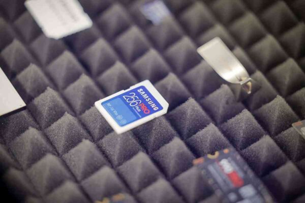 Быстрое развитие искусственного интеллекта и его влияние на отрасли памяти. Что произошло в 2025 году и чего нам ожидать в будущем?