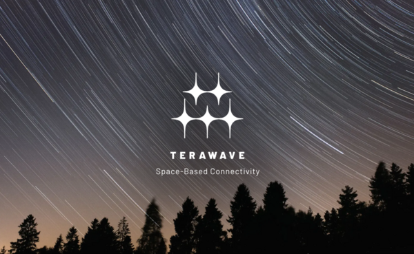 Джефф Безос делает ставку на двойную орбиту. Blue Origin строит TeraWave со спутниками LEO и MEO для поддержки центров обработки данных