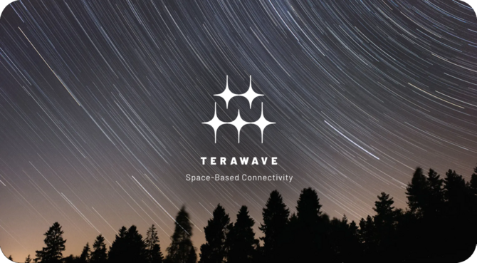 Джефф Безос делает ставку на двойную орбиту. Blue Origin строит TeraWave со спутниками LEO и MEO для поддержки центров обработки данных
